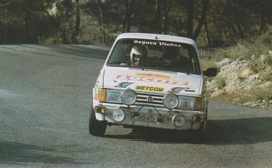 Borja Moratal - A. Mallagray
19º Rally Catalunya 1983. Talbot Samba S (M-9845-FG). Clasificado 14º.

Del 21 al 23 de Octubre, Catalunya, España.
Superficie: asfalto.

El Rally tenia un total de 356.90 km cronometrados, desconocemos en cuantos tramos especiales se dividian.

Tomaron la salida 97 equipos, finalizaron 54.
Palabras clave: ;Catalunya;1983;Talbot;Samba