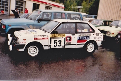 Arne Allansson - Benny Melander
33º 1000 Lakes Rally 1983. Toyota Starlet (LGZ 157). Clasificada 25º.

Del 26 al 28 de Agosto, Jyväskylä, Finlandia.
Superficie: tierra.

El Rally tenia un total de 1461.00 km de los que 472.63 km divididos en 50 tramos, eran especiales.

Se inscribieron 180 equipos, tomaron la salida 174, finalizaron 71.@
Palabras clave: Toyota;Starlet;Finlandia;1983