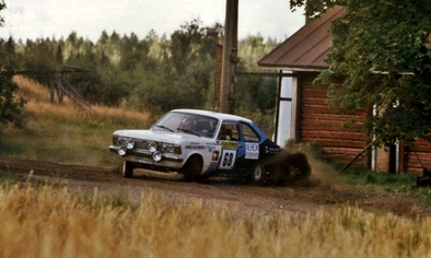 Harri Ramanen - Ari Kolu
33º 1000 Lakes Rally 1983. Chrysler Avenger 1600 GT (UPV 433). Clasificada 40º.

Del 26 al 28 de Agosto, Jyväskylä, Finlandia.
Superficie: tierra.

El Rally tenia un total de 1461.00 km de los que 472.63 km divididos en 50 tramos, eran especiales.

Se inscribieron 180 equipos, tomaron la salida 174, finalizaron 71.@
Palabras clave: Chrysler;Avenger;Finlandia;1983
