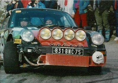 Thierry Perrier - Jacques Porteron
51º Rallye Automobile de Monte-Carlo 1983. Porsche 911 SC (831 BNC 75). Clasificado 51º.

Del 22 al 28 de Enero, Monte-Carlo.
Superficie: asfalto - nieve.

RMC clasificó a todos los equipos que terminaron el "Parcours Commun" (después de SS21).
De los 150 equipos, solo los 100 mejores pudieron competir en el último tramo "Parcours Final".
Los equipos que no completaron todas las etapas recibieron tiempos de penalización, incluso para aquellos que no terminaron el último tramo.
86 equipos completaron todo el rally, dos fueron descalificados.

El Rally tenia un total de 4197 km de los que 709 km divididos en 31 tramos eran especiales, (2 de ellas fue canceladas SS6 Pont des Miolans de 22 Km y SS15 St Jeans en Royans de 38 Km).

Se inscribieron 263 equipos, tomaron la salida 250, finalizaron 149.@
Palabras clave: Porsche;Montecarlo;1983