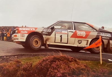 Stig Blomqvist - Björn Cederberg
21º Rothmans Manx International Rally 1983. Audi Quattro A1 (MVV 44Y). Abandonó por motor en SS45 Brandywell.

Del 14 al 17 de Septiembre, Douglas, Isla de Man.
Superficie: asfalto.

El Rally constaba de 49 tramos cronometrados (5 de ellos fueron cancelados, SS22 Eairy, SS24 St. Aarvey, SS25 Cronk, SS26 Lhen y SS27 Druidale).
Desconocemos los kilómetros tanto cronometrados como totales de la prueba.

Tomaron la salida 120 equipos, finalizaron 48.@
Palabras clave: Stig_Blomqvist;Audi;Quattro;Grupo_B;Manx;1983