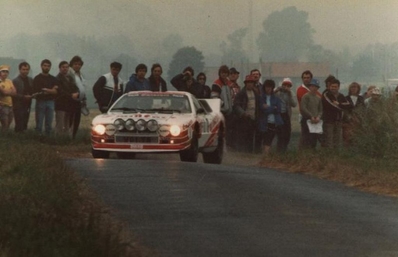 Andrea Zanussi - Paolo Spollon
19º Ypres 24 Horas Rally 1983. Lancia Rally 037 (TO Y75887). Abandonó por motor.

Del 24 al 26 de Junio, Ypres, Bélgica.
Superficie: asfalto.

El Rally tenía 512.00 km cronometrados divididos en dos etapas y 53 tramos especiales.

Tomaron la salida 176 equipos, finalizaron 77.@
Palabras clave: Lancia;Rally;Grupo_B;Ypres;1983