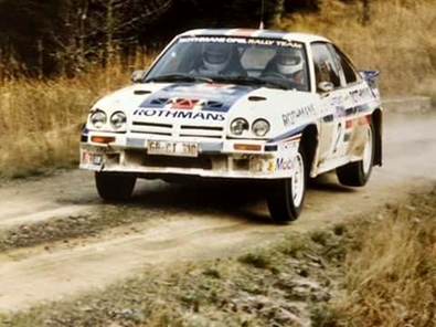 Henri Toivonen - Fred Gallagher
32º Lombard RAC Rally 1983. Opel Manta 400 (GG-CT 310). Abandonó por motor en SS32 Little Grizedale de 10.35 Km.

Del 19 al 22 de Noviembre, Bath, Inglaterra.
Superficie: tierra.

El Rally tenia un total de 2231 km de los que 835.33 km divididos en 59 tramos eran especiales, (2 de ellas fueron canceladas SS22 Wark de 38.14 Km y SS41).

Se inscribieron 139 equipos, tomaron la salida 127, finalizaron 61.@
Palabras clave: Henri_Toivonen;Opel;Manta;Gran_Bretaña;1983;Grupo_B;RAC_Rally