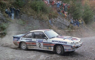 Henri Toivonen - Fred Gallagher
32º Lombard RAC Rally 1983. Opel Manta 400 (GG-CT 310). Abandonó por motor en SS32 Little Grizedale de 10.35 Km.

Del 19 al 22 de Noviembre, Bath, Inglaterra.
Superficie: tierra.

El Rally tenia un total de 2231 km de los que 835.33 km divididos en 59 tramos eran especiales, (2 de ellas fueron canceladas SS22 Wark de 38.14 Km y SS41).

Se inscribieron 139 equipos, tomaron la salida 127, finalizaron 61.@
Palabras clave: Henri_Toivonen;Opel;Manta;Grupo_B;RAC_Rally;Gran_Bretaña;1983
