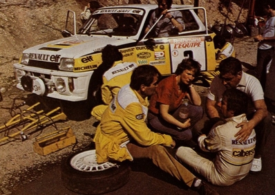 Asistencia del Equipo Renault Elf en el 27º Tour de Corse - Rallye de France 1983
En el Renault 5 Turbo Tour de Corse (1465 XD 91) de Jean Ragnotti - Jean-Marc Andrié Abandonó al chocar con una vaca en SS15 Chiatra - Ponte Nuovo de 64.80 km.

Del 5 al 7 de Mayo, Ajaccio, Córcega, Francia.
Superficie: asfalto.

El Rally tenia un total de 1715.10 km de los que 1066.10 km divididos en 32 tramos eran especiales.

Tomaron la salida 178 equipos, finalizaron 57.

© Morelli-Bertier
@@
Palabras clave: ;Renault;Turbo;Grupo_B;Corcega;1983;Asistencias;Corse