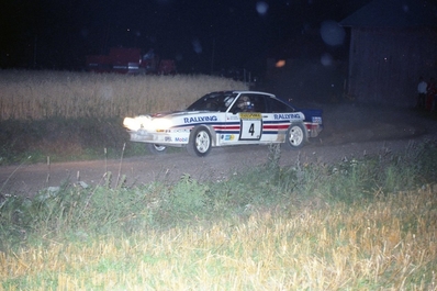 Ari Vatanen - Terry Harryman
33º 1000 Lakes Rally 1983. Opel Manta 400 (GG-CT 361). Abandonó por palier roto en SS35 Renkajarvi de 8.28 Km.

Del 26 al 28 de Agosto, Jyväskylä, Finlandia.
Superficie: tierra.

El Rally tenia un total de 1461.00 km de los que 472.63 km divididos en 50 tramos, eran especiales.

Se inscribieron 180 equipos, tomaron la salida 174, finalizaron 71.@
Palabras clave: ;Opel;Manta;Finlandia;Grupo_B;1983