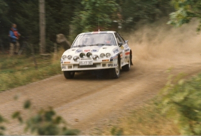 Ari Vatanen - Terry Harryman
33º 1000 Lakes Rally 1983. Opel Manta 400 (GG-CT 361). Abandonó por palier roto en SS35 Renkajarvi de 8.28 Km.

Del 26 al 28 de Agosto, Jyväskylä, Finlandia.
Superficie: tierra.

El Rally tenia un total de 1461.00 km de los que 472.63 km divididos en 50 tramos, eran especiales.

Se inscribieron 180 equipos, tomaron la salida 174, finalizaron 71.@
Palabras clave: ;Opel;Manta;Finlandia;Grupo_B;1983
