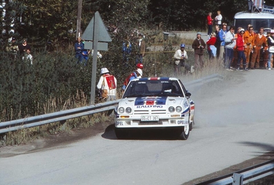 Ari Vatanen - Terry Harryman
33º 1000 Lakes Rally 1983. Opel Manta 400 (GG-CT 361). Abandonó por palier roto en SS35 Renkajarvi de 8.28 Km.

Del 26 al 28 de Agosto, Jyväskylä, Finlandia.
Superficie: tierra.

El Rally tenia un total de 1461.00 km de los que 472.63 km divididos en 50 tramos, eran especiales.

Se inscribieron 180 equipos, tomaron la salida 174, finalizaron 71.@
Palabras clave: ;Opel;Manta;Finlandia;Grupo_B;1983