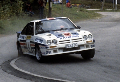 Ari Vatanen - Terry Harryman
33º 1000 Lakes Rally 1983. Opel Manta 400 (GG-CT 361). Abandonó por palier roto en SS35 Renkajarvi de 8.28 Km.

Del 26 al 28 de Agosto, Jyväskylä, Finlandia.
Superficie: tierra.

El Rally tenia un total de 1461.00 km de los que 472.63 km divididos en 50 tramos, eran especiales.

Se inscribieron 180 equipos, tomaron la salida 174, finalizaron 71.@
Palabras clave: ;opel;manta;Finlandia;grupo_b;1983