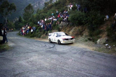 Hannu Mikkola - Arne Hertz
27º Tour de Corse - Rallye de France 1983. Audi Quattro A2 (IN-NL 67). Abandonó por accidente en SS23 Plaine de Peri - Capigliolo de 35.60 Km.

Del 5 al 7 de Mayo, Ajaccio, Córcega, Francia.
Superficie: asfalto.

El Rally tenia un total de 1715.10 km de los que 1066.10 km divididos en 32 tramos eran especiales.

Tomaron la salida 178 equipos, finalizaron 57.@
Palabras clave: ;Audi;Quattro;Corcega;Grupo_B;1983;Corse