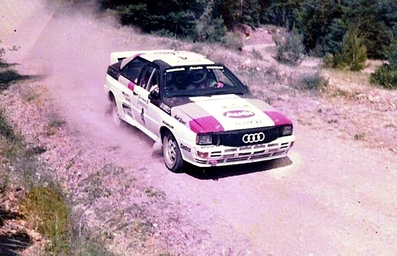 Hannu Mikkola - Arne Hertz
30º Acrópolis Rally 1983. Audi Quattro A2 (IN-NM 27). Abandonó por motor en SS37 Theoktisto de 19,68 Km.

Del 30 de Mayo al 2 de Junio, Atenas, Grecia.
Superficie: tierra.

El Rally tenia un total de 2264 km de los que 843.30 km divididos en 45 tramos eran especiales, (uno de ellos fue cancelado SS22 Tsouka de 6.57 km).

Tomaron la salida 120 equipos, finalizaron 36.@
Palabras clave: ;Audi;Quattro;Grupo_B;Acropolis;Grecia;1983