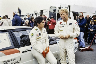 32º Lombard RAC Rally 1983
Michèle Mouton y Hannu Mikkola

El  Audi Quattro A2 (IN-NV 3) en el que está apoyada Michèle Mouton es el de Hannu Mikkola - Arne Hertz, clasificado 2º.

Michèle Mouton - Fabrizia Pons con Audi Quattro A2 (IN-NE 8) abandonó por accidente en SS19 Langdale 2 de 4.26 Km.

Del 19 al 22 de Noviembre, Bath, Inglaterra.
Superficie: tierra.

El Rally tenia un total de 2231 km de los que 835.33 km divididos en 59 tramos eran especiales, (2 de ellas fueron canceladas SS22 Wark de 38.14 Km y SS41).

Se inscribieron 139 equipos, tomaron la salida 127, finalizaron 61. 
@@
Palabras clave: Michele_Mouton;Lombard_RAC_Rally;Inglaterra;Personajes;Audi;Quattro;1983