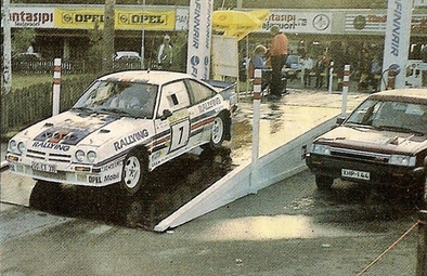 Henri Toivonen - Fred Gallagher
33º 1000 Lakes Rally 1983. Opel Manta 400 (GG-CT 310). Abandonó por daños de motor a causa de una salida de pista en SS39 Kraakkio de 10.51 Km.

Del 26 al 28 de Agosto, Jyväskylä, Finlandia. Superficie: tierra.

El Rally tenia un total de 1461.00 km de los que 472.63 km divididos en 50 tramos eran especiales.

Se inscribieron 180 equipos, tomaron la salida 174, finalizaron 71.@
Palabras clave: Henri_Toivonen;opel;manta;Finlandia;grupo_b;1983