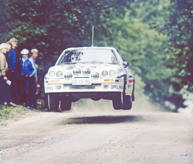 Henri Toivonen - Fred Gallagher
33º 1000 Lakes Rally 1983. Opel Manta 400 (GG-CT 310). Abandonó por daños de motor a causa de una salida de pista en SS39 Kraakkio de 10.51 Km.

Del 26 al 28 de Agosto, Jyväskylä, Finlandia. Superficie: tierra.

El Rally tenia un total de 1461.00 km de los que 472.63 km divididos en 50 tramos eran especiales.

Se inscribieron 180 equipos, tomaron la salida 174, finalizaron 71.

Foto 2 de 2
@
Palabras clave: Henri_Toivonen;Finlandia;Opel;Manta;1984;