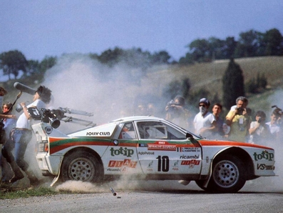 Adartico Vudafieri - Luigi Pirollo
25º Rally Sanremo 1983. Lancia Rally 037 (TO W49366). Abandonó por accidente en SS51 Ronde de 46.55 km.

Del 2 al 7 de Octubre, Sanremo, Liguria, Imperia, Italia.
Superficie: Asfalto - tierra

El Rally tenia un total de 2695.00 km de los que 775.89 km divididos en 58 tramos, eran especiales.

Se inscribieron 97 equipos, tomaron la salida 97, finalizaron 36.

Foto 2 de 3
@
Palabras clave: ;Lancia;Rally;Grupo_B;1983;Crash
