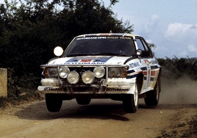 Rauno Aaltonen - Lofty Drews
31º Marlboro Safari Rally 1983. Opel Ascona 400. Abandonó por motor en CH21.

Del 30 de Marzo al 4 de Abril, Nairobi, Kenya, África.
Superficie: tierra.

El Rally tenia un total de 5035 km en los que 1620.95 km se encontraban 26 controles horarios.

Tomaron la salida 78 equipos, finalizaron 22.@
Palabras clave: ;Opel;Ascona;Grupo_B;Safari;1983