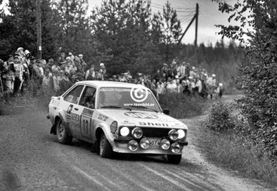 Antero Laine - Risto Virtanen
33º 1000 Lakes Rally 1983. Ford Escort RS 1800 MKII. Abandonó por reventar rueda con daños en el coche en SS11 Sahalahtide 4.44 km.

Del 26 al 28 de Agosto, Jyväskylä, Finlandia.
Superficie: tierra.

El Rally tenia un total de 1461.00 km de los que 472.63 km divididos en 50 tramos, eran especiales.

Se inscribieron 180 equipos, tomaron la salida 174, finalizaron 71.@
Palabras clave: Ford;Escort;RS1800;Finlandia;1983