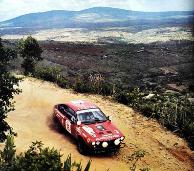 Sandro Munari - Ian Street
31º Marlboro Safari Rally 1983. Alfa Romeo GTV6. Abandonó por rotura del brazo rotor en CH23.

Del 30 de Marzo al 4 de Abril, Nairobi, Kenya, África.
Superficie: tierra.

El Rally tenia un total de 5035 km en los que 1620.95 km se encontraban 26 controles horarios.

Tomaron la salida 78 equipos, finalizaron 22.@
Palabras clave: Sandro_Munari;Safari;Alfa;Romeo;GTV6;1983
