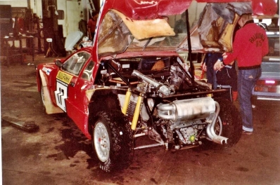 Hannu Valtaharju - Matti Lammi
33º 1000 Lakes Rally 1983. Lancia Rally 037, (A-2020). Abandonó por la suspensión del coche en SS22 Kuukanpaa de 4,92 Km.

Del 26 al 28 de Agosto, Jyväskylä, Finlandia.
Superficie: tierra.

El Rally tenia un total de 1461.00 km de los que 472.63 km divididos en 50 tramos eran especiales.

Se inscribieron 180 equipos, tomaron la salida 174, finalizaron 71.@
Palabras clave: Lancia;Rally;Grupo_B;Finlandia;1983