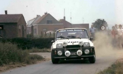 Bernard Mathon - Gilles Desurmont
19º 24 Houres d Ypres 1983. Renault 5 Turbo (6400 MT 59). Abandonó por la suspensión del coche.

Del 24 al 26 de Junio, Ypres, Bélgica.
Superficie: asfalto.

El Rally tenía 512.00 km cronometrados divididos en dos etapas y 53 tramos especiales.

Tomaron la salida 176 equipos, finalizaron 77.@
Palabras clave: Renault;Turbo;Grupo_B;Ypres;1983