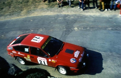 Yves Loubet - Rene Alemany
27º Tour de Corse - Rallye de France 1983. Alfa Romeo Alfetta GTV6 (2888 US 06). Abandonó por la transmisión del coche, desconocemos en que especial.

Del 5 al 7 de Mayo, Ajaccio, Córcega, Francia.
Superficie: asfalto.

El Rally tenia un total de 1715.10 km de los que 1066.10 km divididos en 32 tramos eran especiales.

Tomaron la salida 178 equipos, finalizaron 57.@
Palabras clave: Yves_Loubet;Corse;Corcega;Alfa;Romeo;GTV6;1983