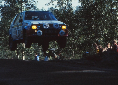 Roger Raous - Patrick Giudicelli
33º 1000 Lakes Rally 1983. Citröen Visa Chrono (9925 KP 13). Abandonó por accidente en SS11 Sahalahti de 4.44 Km.

Del 26 al 28 de Agosto, Jyväskylä, Finlandia.
Superficie: tierra.

El Rally tenia un total de 1461.00 km de los que 472.63 km divididos en 50 tramos eran especiales.

Se inscribieron 180 equipos, tomaron la salida 174, finalizaron 71.@
Palabras clave: Citroen;Visa;Chrono;Grupo_B;Finlandia;1983;