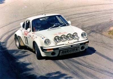 Tycho van Dijk - Bernard Occelli
27º Tour de Corse - Rallye de France 1983. Porsche 911 SC. Abandonó, desconocemos el motivo y en que especial.

Del 5 al 7 de Mayo, Ajaccio, Córcega, Francia.
Superficie: asfalto.

El Rally tenia un total de 1715.10 km de los que 1066.10 km divididos en 32 tramos eran especiales.

Tomaron la salida 178 equipos, finalizaron 57.@
Palabras clave: Porsche;Corse;Corcega;1983