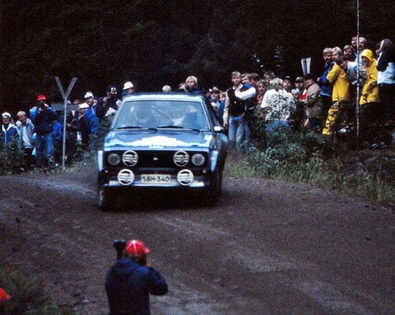 Jouni Kinnunen - Esko Hokkanen
33º 1000 Lakes Rally 1983. Ford Escort RS1800. Abandonó en SS7 Polkuskulma  de 6.42 Km, desconocemos el motivo.

Del 26 al 28 de Agosto, Jyväskylä, Finlandia.
Superficie: tierra.

El Rally tenia un total de 1461.00 km de los que 472.63 km divididos en 50 tramos, eran especiales.

Se inscribieron 180 equipos, tomaron la salida 174, finalizaron 71.@
Palabras clave: Ford;Escort;RS1800;Finlandia;1983