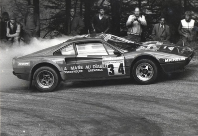 Dominique Gauthier -  Michelle Gauthier
42º Tour de France Automobile 1983. Ferrari 308 GTB. Abandonó por incendio en SS5 Vallée de Saint-Quirin de 18.30 km.

Del 19 al 23 Septiembre, Paris, Nice, Francia.
Superficie: asfalto.

El Rally tenia un total de 2800.00 km de los que 630.00 km divididos en 3 etapas y 32 tramos eran especiales (uno de ellos fue cancelado SS27 Col du Noyer).

Tomaron la salida 84 equipos, finalizaron 37.

Foto: instante en el que se detiene porque el motor se le esta incendiando.
@
Palabras clave: Ferrari;GTB;Tour_France_Automobile;1983
