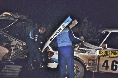 Ola Stromberg - Per Carlsson
33º 1000 Lakes Rally 1983. Saab 99 Turbo (BTP 103). Abandonó por accidente en SS7 Polkuskulma de 6.42 km.

Del 26 al 28 de Agosto, Jyväskylä, Finlandia.
Superficie: tierra.

El Rally tenia un total de 1461.00 km de los que 472.63 km divididos en 50 tramos, eran especiales.

Se inscribieron 180 equipos, tomaron la salida 174, finalizaron 71.@
Palabras clave: Saab;Turbo;Finlandia;1983