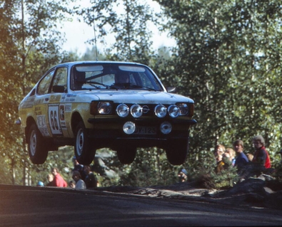 Heiki Haaramo - Jaakko Keskinen
33º 1000 Lakes Rally 1983. Opel Kadett GT/E. Abandonó en SS37 Valkkila de 10.20 Km, desconocemos el motivo.

Del 26 al 28 de Agosto, Jyväskylä, Finlandia.
Superficie: tierra.

El Rally tenia un total de 1461.00 km de los que 472.63 km divididos en 50 tramos, eran especiales.

Se inscribieron 180 equipos, tomaron la salida 174, finalizaron 71.@
Palabras clave: Opel;Kadett;Finlandia;1983;