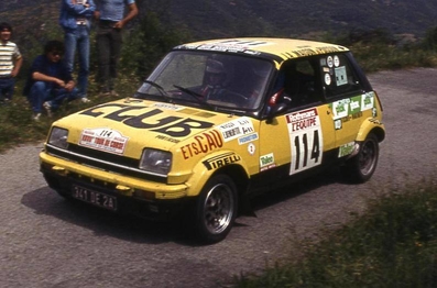 François Massa - Emmile Benedetti
27º Tour de Corse - Rallye de France 1983. Renault 5 Alpine (341 DE 2A). Abandonó, desconocemos el motivo y en que especial.

Del 5 al 7 de Mayo, Ajaccio, Córcega, Francia.
Superficie: asfalto.

El Rally tenia un total de 1715.10 km de los que 1066.10 km divididos en 32 tramos eran especiales.

Tomaron la salida 178 equipos, finalizaron 57.@
Palabras clave: Renault;Alpine;Corse;Corcega;1983