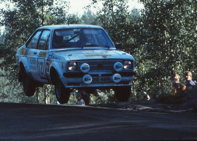 Raimo Niemi - Kari Mannila
33º 1000 Lakes Rally 1983. Ford Escort RS2000. Abandonó en SS49 Sahloinen de 7.61 Km, desconocemos el motivo.

Del 26 al 28 de Agosto, Jyväskylä, Finlandia.
Superficie: tierra.

El Rally tenia un total de 1461.00 km de los que 472.63 km divididos en 50 tramos, eran especiales.

Se inscribieron 180 equipos, tomaron la salida 174, finalizaron 71.@
Palabras clave: Ford;Escort;RS;Finlandia;1983;
