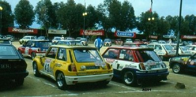 27º Tour de Corse - Rallye de France 1983
Parque cerrado

Renault 5 Turbo de:

43# Camille Bartoli - Gilbert Poletti, abandonó.

44# (21 QV 28) Philippe Touren - Jean-Bernard Vieu, abandonó por accidente en SS20 Vico - Suarricchio de 62.30 Km.

Del 5 al 7 de Mayo, Ajaccio, Córcega, Francia.
Superficie: asfalto.

El Rally tenia un total de 1715.10 km de los que 1066.10 km divididos en 32 tramos eran especiales.

Tomaron la salida 178 equipos, finalizaron 57.
@
Palabras clave: Philippe_Touren;Jean-Bernard_Vieu;Renault;Turbo;Grupo_B;Corcega;1983;Parque_Cerrado;Corse