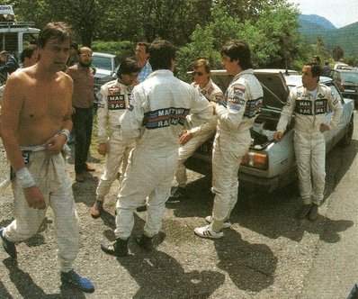 27º Tour de Corse - Rallye de France 1983
Componentes del Equipo Martini Racing

Lancia Rally 037

Podemos ver a Markku Alén, Walter Rohrl, Attilio Bettega, Christian Geistdörfer, Maurizio Perissinot y Ilkka Kivimaki.

Del 5 al 7 de Mayo, Ajaccio, Córcega, Francia.
Superficie: asfalto.

El Rally tenia un total de 1715.10 km de los que 1066.10 km divididos en 32 tramos eran especiales.

Tomaron la salida 178 equipos, finalizaron 57.@
Palabras clave: Personajes;Corse;Corcega;1983;Walter_Röhrl;Markku_Alen;Attilio_Bettega