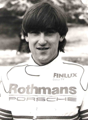 Henri Toivonen 

Año 1984

Cuando competía con el Equipo Rothmans Porsche Rally Team, pilotando un Porsche 911 SC RS.
Palabras clave: Personajes