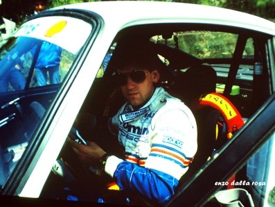 Henri Toivonen
7º Rally Costa Smeralda 1984. Porsche 911 SC RS. Clasificado 1º.
Copiloto Juha Piironen.

Del 26 al 29 de Abril, Porto Cervo, Cerdeña, Italia.
Superficie: tierra.

El Rally constaba de 3 etapas y 43 tramos especiales (uno de ellos fue cancelado SS2 Vacciledi).

Tomaron la salida 72 equipos, finalizaron 20.

Foto de Enzo Dalla Rosa
@
Palabras clave: Henri_Toivonen;Juha_Piironen;Porsche;Grupo_B;Costa_Smeralda;1984