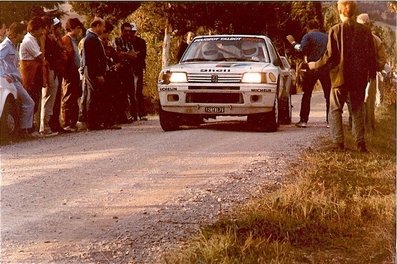 Ari Vatanen - Terry Harryman
26º Rally de Sanremo 1984. Peugeot 205 Turbo 16 (128 FBL 75). Clasificado 1º.

Del 30 de Septiembre al 5 de Octubre, Sanremo, Liguria, Imperia, Italia.
Superficie: asfalto -tierra.

El Rally tenia un total de 2546.29 km de los que 807.69 km divididos en 56 tramos eran especiales, (2 de ellas fueron canceladas SS7 Sante Luce de 12,30 km y SS26 Chiusdino 2 de 17,41 Km).

Se inscribieron 104 equipos, tomaron la salida 100, finalizaron 35.@
Palabras clave: Ari_Vatanen;Peugeot;Turbo;Grupo_B;Sanremo;1984