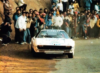 Antonio Zanini Sans - Josep Autet
14º Critérium Montseny-Guilleries 1984. Ferrari 308 GTB. Clasificado 1º.
Foto en la ultima curva del tramo Coll de Revell.

Del 7 al 8 de Abril, Viladrau, Osona, Girona, Catalunya, España.
Superficie: asfalto.

Tomaron la salida 100 equipos, finalizaron 30.@
Palabras clave: ;Ferrari;GTB;Grupo_B;Criterium_Montseny_Guilleries;1984