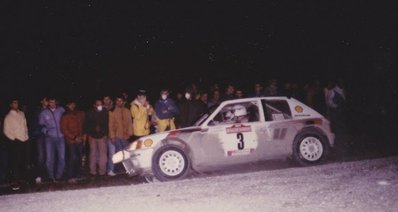 Ari Vatanen - Terry Harryman
26º Rally de Sanremo 1984. Peugeot 205 Turbo 16 (128 FBL 75). Clasificado 1º.

Del 30 de Septiembre al 5 de Octubre, Sanremo, Liguria, Imperia, Italia.
Superficie: asfalto -tierra.

El Rally tenia un total de 2546.29 km de los que 807.69 km divididos en 56 tramos eran especiales, (2 de ellas fueron canceladas SS7 Sante Luce de 12,30 km y SS26 Chiusdino 2 de 17,41 Km).

Se inscribieron 104 equipos, tomaron la salida 100, finalizaron 35.@
Palabras clave: Ari_Vatanen;Peugeot;Turbo;Grupo_B;Sanremo;1984