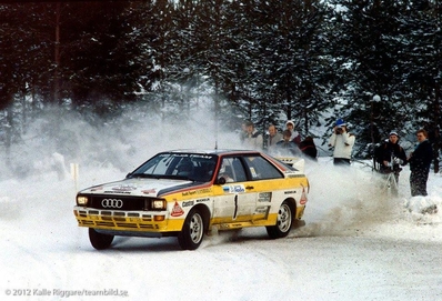Stig Blomqvist - Bjorn Cederberg
34º International Swedish Rally 1984. Audi Quattro A2 (IN-NR 64). Clasificada 1º.

Del 10 al 12 de Febrero, Karlstad.
Superficie: nieve - hielo.

El Rally tenia un total de 1703.00 km de los que 447.70 km divididos en 27 tramos eran especiales.

Tomaron la salida 66 equipos, finalizaron 41.@
Palabras clave: Stig_Blomqvist;Audi;Quattro;Grupo_B;Suecia;1984;nieve