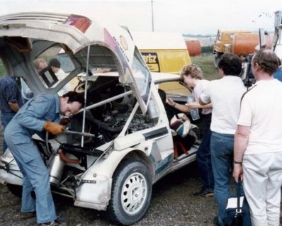 Asistencia del Equipo Peugeot Talbot Sport en el 26º Rally Sanremo 1984
En el Peugeot 205 Turbo 16 (128 FBL 75) de Ari Vatanen - Terry Harryman, clasificado 1º.

Del 30 de Septiembre al 5 de Octubre, Sanremo, Liguria, Imperia, Italia.
Superficie: asfalto -tierra.

El Rally tenia un total de 2546.29 km de los que 807.69 km divididos en 56 tramos eran especiales, (2 de ellas fueron canceladas SS7 Sante Luce de 12,30 km y SS26 Chiusdino 2 de 17,41 Km).

Se inscribieron 104 equipos, tomaron la salida 100, finalizaron 35.@
Palabras clave: Ari_Vatanen;Terry_Harryman;Peugeot;Grupo_B;Sanremo;1984;Asistencias