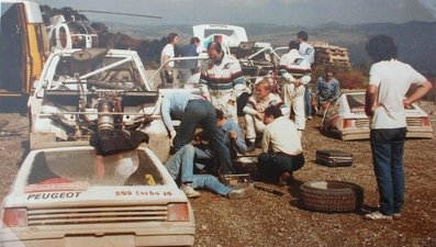 Asistencia del Equipo Peugeot Talbot Sport en el 26º Rally Sanremo 1984
En el Peugeot 205 Turbo 16 (128 FBL 75) de Ari Vatanen - Terry Harryman, clasificado 1º.

Del 30 de Septiembre al 5 de Octubre, Sanremo, Liguria, Imperia, Italia.
Superficie: asfalto -tierra.

El Rally tenia un total de 2546.29 km de los que 807.69 km divididos en 56 tramos eran especiales, (2 de ellas fueron canceladas SS7 Sante Luce de 12,30 km y SS26 Chiusdino 2 de 17,41 Km).

Se inscribieron 104 equipos, tomaron la salida 100, finalizaron 35.@
Palabras clave: Ari_Vatanen;Terry_Harryman;Peugeot;Grupo_B;Sanremo;1984;Asistencias