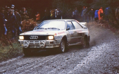 Hannu Mikkola - Arne Hertz
33º Lombard RAC Rally 1984. Audi Quattro A2 (44 CMN). Clasificado 2º.

Del 25 al 29 de Noviembre, Chester, Cheshire, Inglaterra, Reino Unido.
Superficie: tierra.

El Rally tenia un total de 3232.00 km de los que 868.54 km divididos en 56 tramos eran especiales.

Se inscribieron 124 equipos, tomaron la salida 119, finalizaron 52.@
Palabras clave: ;Audi;Gran_Bretaña;Grupo_B;1984;RAC_Rally;Inglaterra
