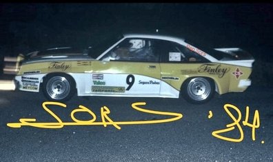 Carlos Sainz Cenamor - José Luis López Orozco
20º Rally Catalunya 1984. Opel Manta 400 (2-M-1855-P). Clasificado 2º.

El Equipo Oficial de Opel le cedió este coche sólo para este rally.
Su brillante actuación, 2º por detrás de Salvador Serviá también con Opel, y por delante de Genito Ortiz con Renault 5 Turbo, le abrió las puertas al Equipo Oficial de Renault.

Del 26 de Octubre al 28 de Octubre, Barcelona, Catalunya, España.
Superficie: asfalto.

El Rally tení­a un total de 440.65 km cronometrados.

Tomaron la salida 83 equipos, finalizaron 42.

© Pep Sors
@
Palabras clave: Carlos_Sainz;Jose-Luis_Orozco;Opel;Manta;Catalunya;grupo_B;1984