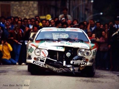 Massimo (Miki) Biasion - Tiziano Siviero
26º Rallye Sanremo 1984. Lancia Rally 037 (TO W67784). Clasificado 3º.

Del 30 de Septiembre al 5 de Octubre, Sanremo, Liguria, Imperia, Italia.
Superficie: asfalto -tierra.

El Rally tenia un total de 2546.29 km de los que 807.69 km divididos en 56 tramos eran especiales, (2 de ellas fueron canceladas SS7 Sante Luce de 12,30 km y SS26 Chiusdino 2 de 17,41 Km).

Se inscribieron 104 equipos, tomaron la salida 100, finalizaron 35.

© Enzo Dalla Rosa
@
Palabras clave: Miki_Biasion;Tiziano_Siviero;Lancia;Rally;Grupo_B;Sanremo;1984