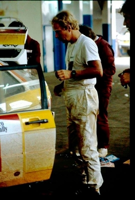 Asistencia del Equipo Audi Sport en el 32º Marlboro Safari Rally 1984
En el Audi Quattro A2 (IN-NE 8) de Hannu Mikkola - Arne Hertz, Clasificado 3º.

Del 19 al 23 de Abril, Nairobi, Kenya, África.
Superficie: tierra.

El Rally tenia 5.254 km con 105 controles horarios.

Tomaron la salida 76 equipos, finalizaron 25.@
Palabras clave: ;Audi_Quattro;Grupo_B;Safari;1984;Asistencias