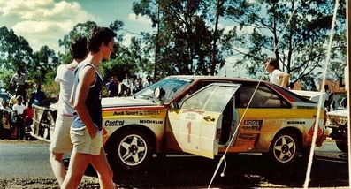 Hannu Mikkola - Arne Hertz
32º Marlboro Safari Rally 1984. Audi Quattro A2 (IN-NE 8). Clasificado 3º.

Del 19 al 23 de Abril, Nairobi, Kenya, África.
Superficie: tierra.

El Rally tenia 5.254 km con 105 controles horarios.

Tomaron la salida 76 equipos, finalizaron 25.@
Palabras clave: ;Audi_Quattro;Grupo_B;Safari;1984