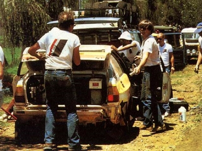 Asistencia del Equipo Audi Sport en el 32º Marlboro Safari Rally 1984
En el Audi Quattro A2 (IN-NE 8) de Hannu Mikkola - Arne Hertz, Clasificado 3º.

Del 19 al 23 de Abril, Nairobi, Kenya, África.
Superficie: tierra.

El Rally tenia 5.254 km con 105 controles horarios.

Tomaron la salida 76 equipos, finalizaron 25.@
Palabras clave: ;Audi_Quattro;Grupo_B;Safari;1984