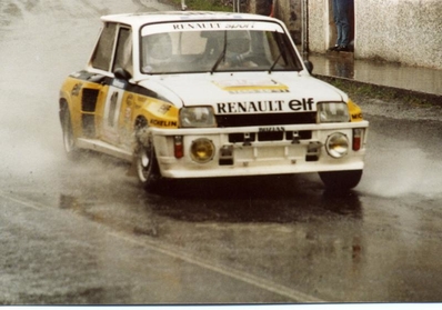 Jean Ragnotti - Pierre Thimonier
28º Tour de Corse - Rallye de France 1984. Renault 5 Turbo Tour de Corse (1465 XD 91). Clasificado 3º.

Del 3 al 5 de Mayo, Ajaccio, Córcega, Francia.
Superficie: asfalto.

El Rally tenia un total de 1618 km de los que 1130.9 km divididos en 30 tramos eran especiales.

Se inscribieron 158 equipos, tomaron la salida 155, finalizaron 57.@
Palabras clave: ;Pierre_Thimonier;Renault;Turbo;Grupo_B;Corcega;1984